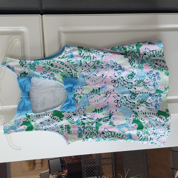 Ladies Crown & Ivy sleeveless top. - Picture 2 of 3